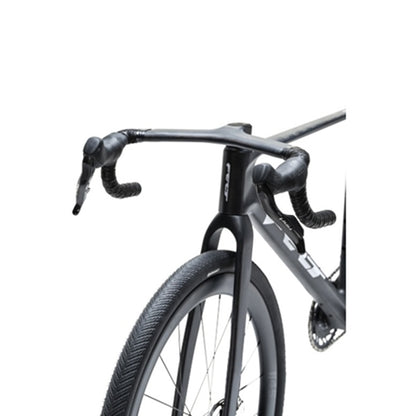 Felt BREED FRD Carbon SRAM RED AXS XPLOR Gravel Bike left diagonal frontal view