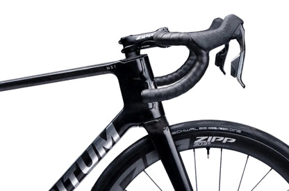 ventum ns1 v3 carbon rival axs 12 speed road bike right side view close up on handlebar profile