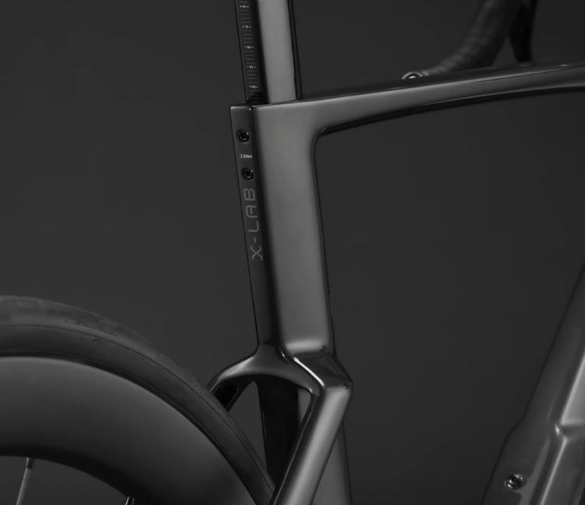XDS AD8 Carbon 105 Di2 Disc Road Bike